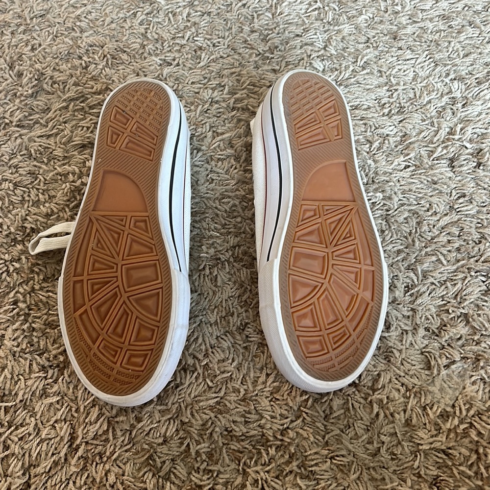 Converse - Picture 3 of 3